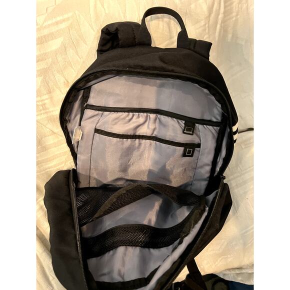 Adidas Interval Backpack w Padded Sleeve - Picture 3 of 3